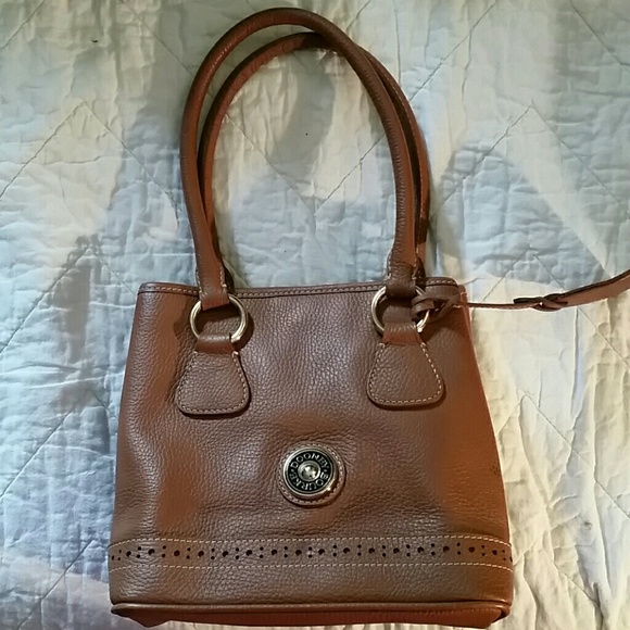 Dooney & Bourke Handbags - Dooney & Bourke leather purse
